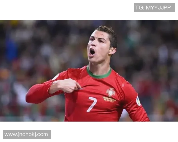 单场进6球的足球传奇球星引发热议 打破历史纪录成就新高度